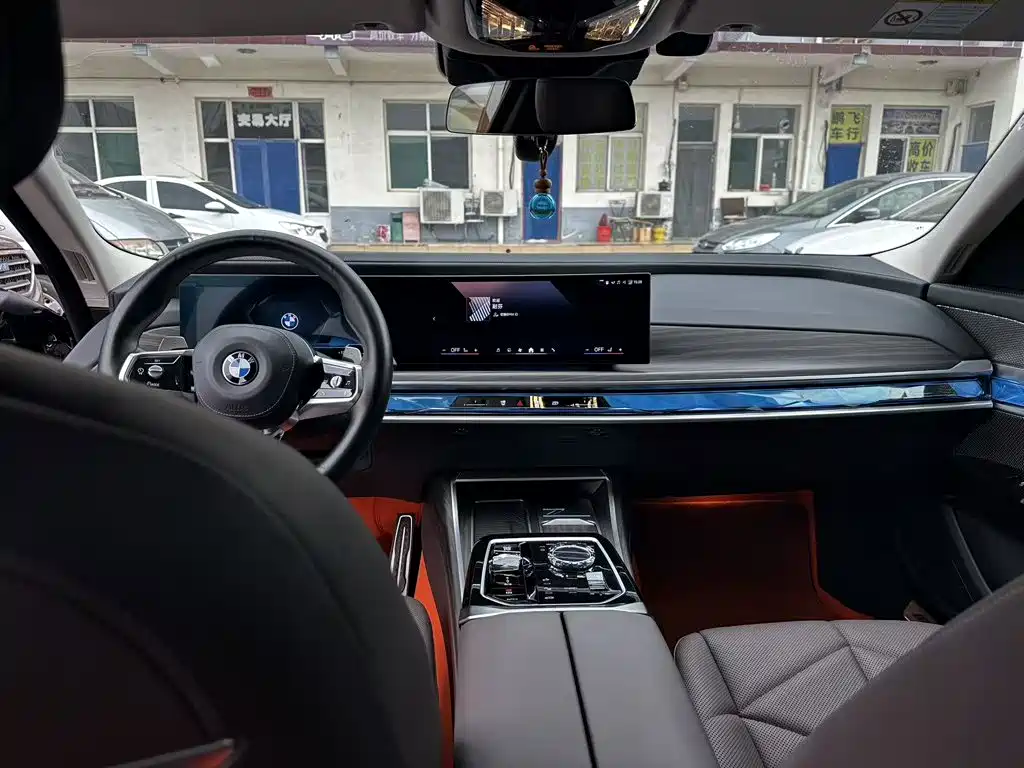 BMW 7 серии 2024