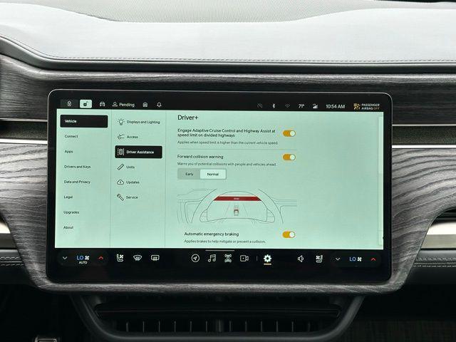 Rivian R1S 2022