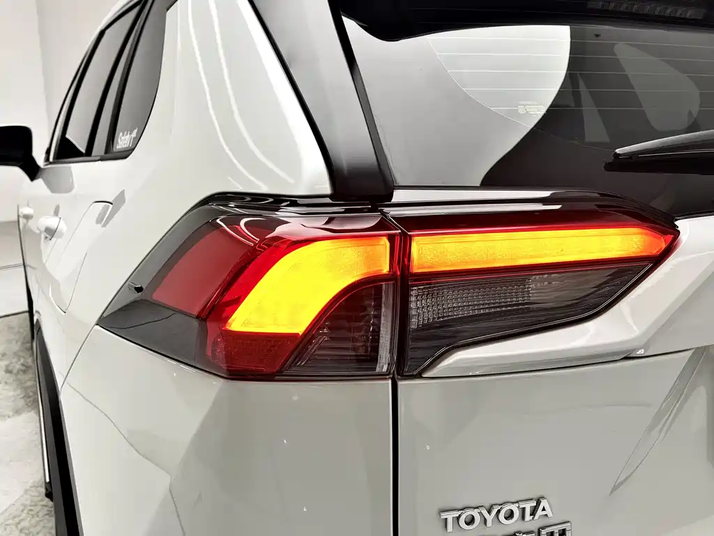 Toyota RAV4 2021