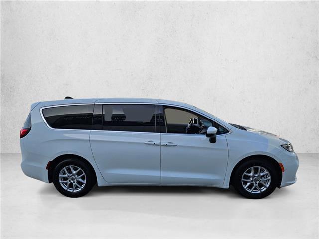Chrysler Pacifica 2023