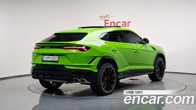 Lamborghini Urus 2024