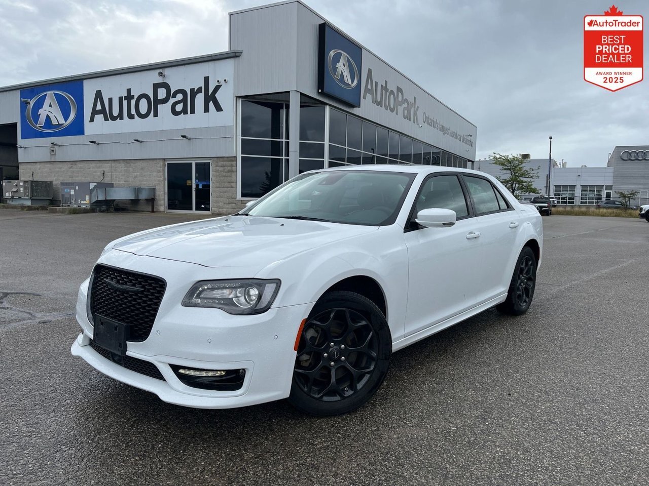 Chrysler 300 2023