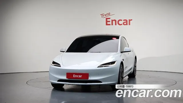 Tesla Model 3 2024