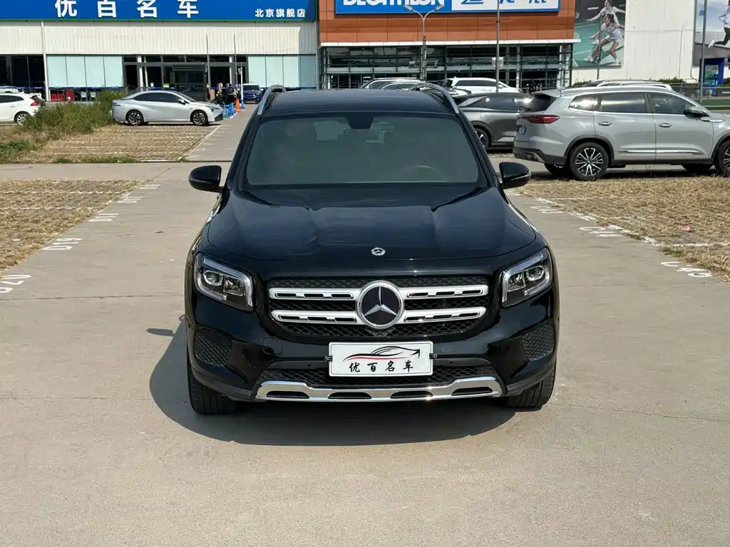 Mercedes-Benz GLB 2023