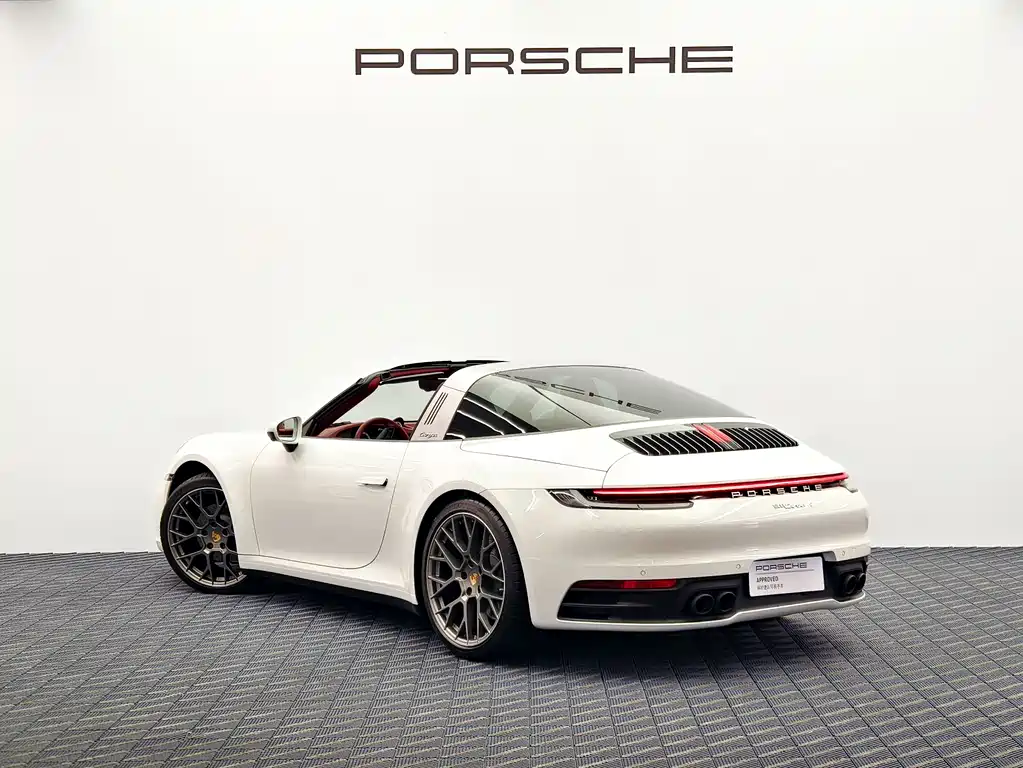 Porsche 911 2023