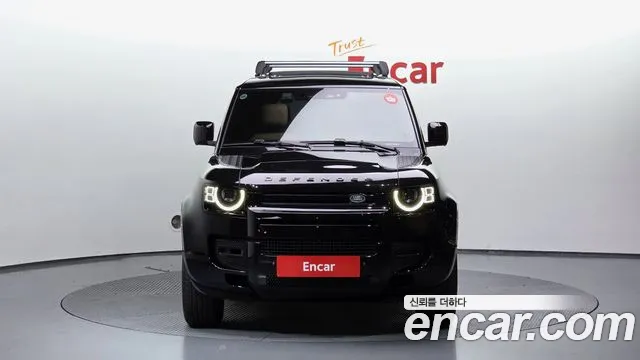 Land Rover Defender 2024