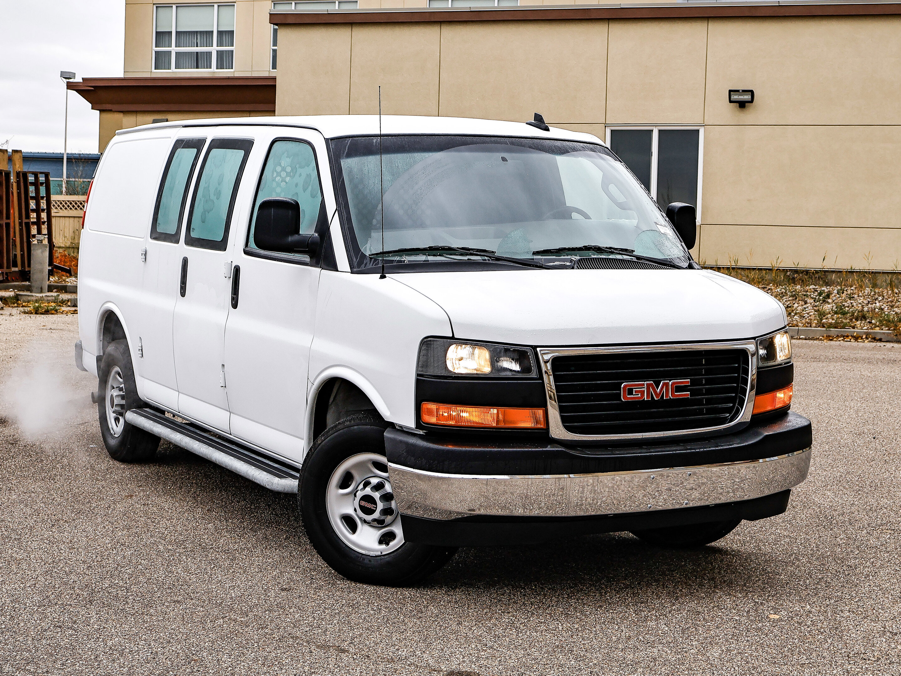 GMC Savana 2023