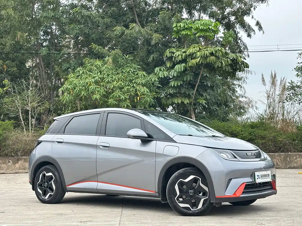 BYD Dolphin 2023
