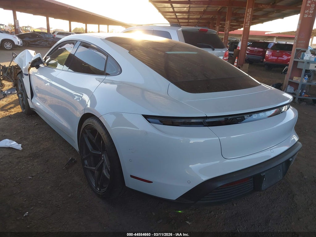 Porsche Taycan 2022