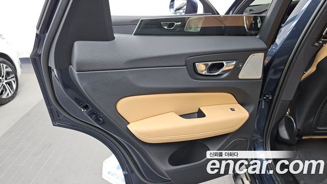 Volvo XC60 2022