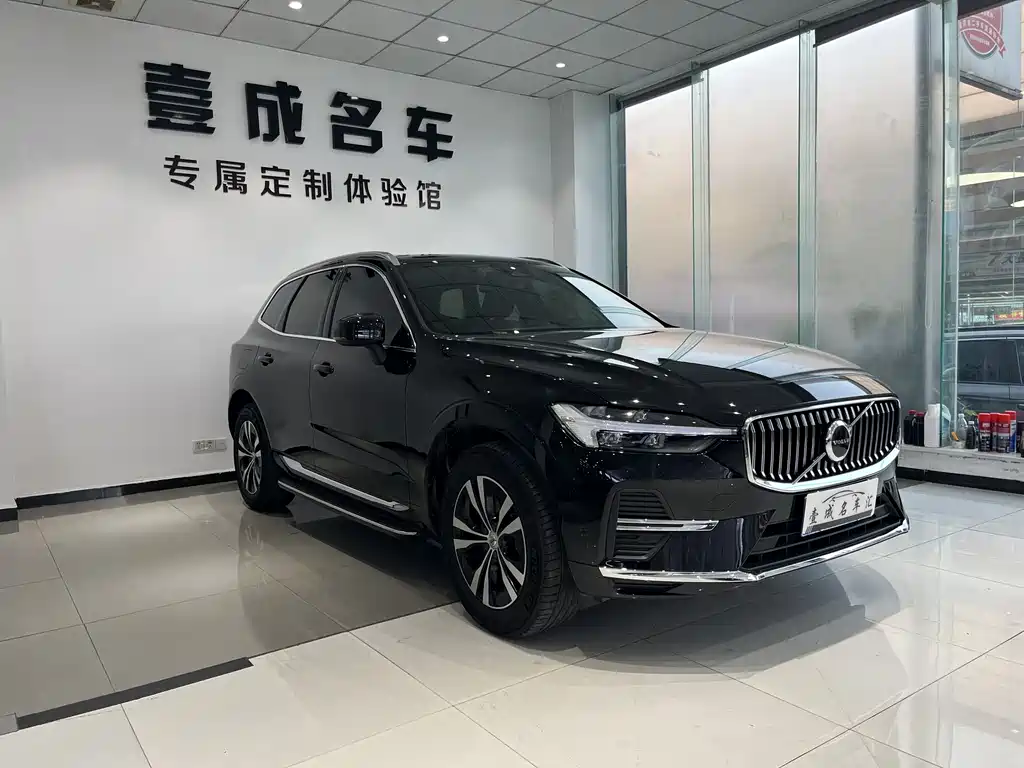 Volvo XC60 2025