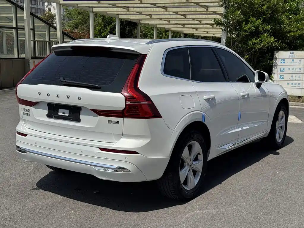 Volvo XC60 2022