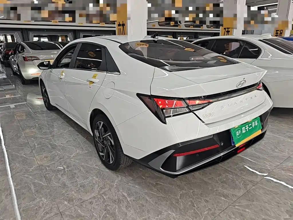 Hyundai Elantra 2023