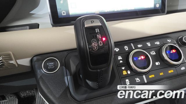 Land Rover Defender 2021