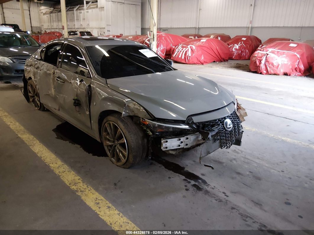 Lexus IS 2024