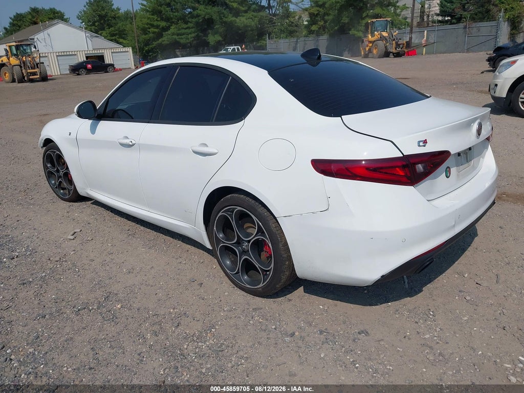 Alfa Romeo Giulia 2022