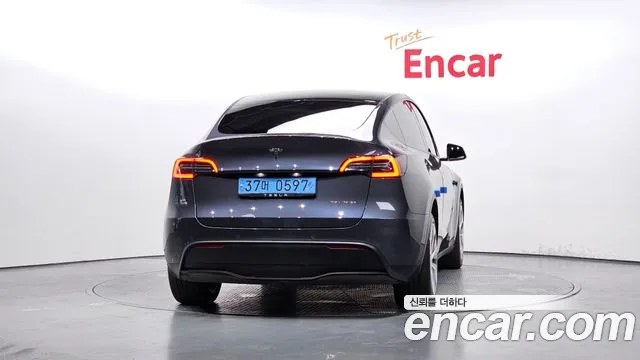 Tesla Model Y 2022