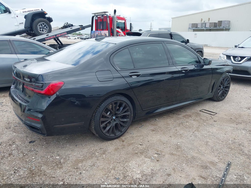 BMW 750 2022