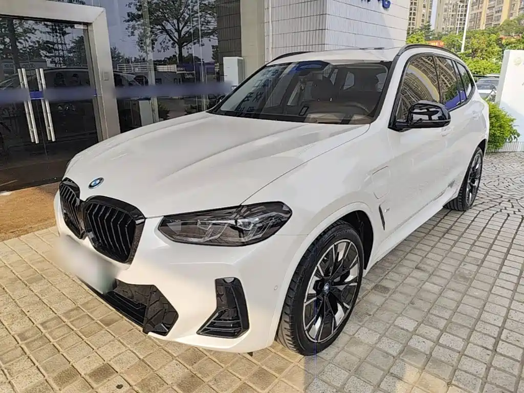 BMW iX3 2024