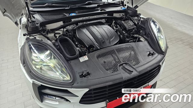 Porsche Macan 2021