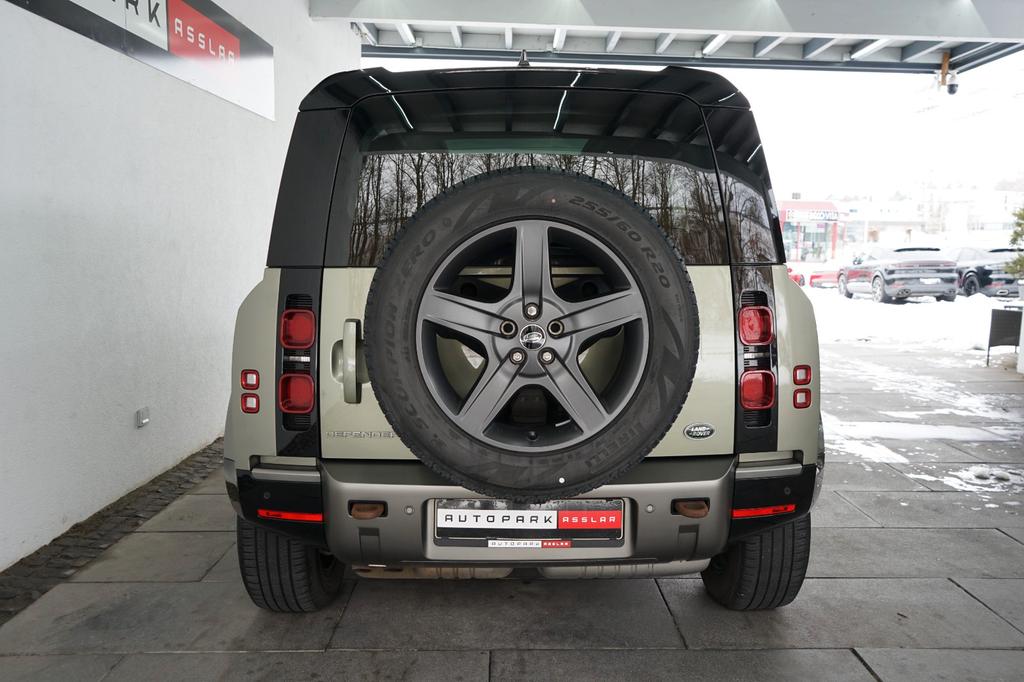 Land Rover Defender 2023