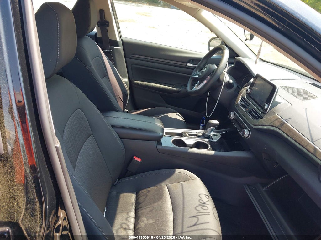 Nissan Altima 2024