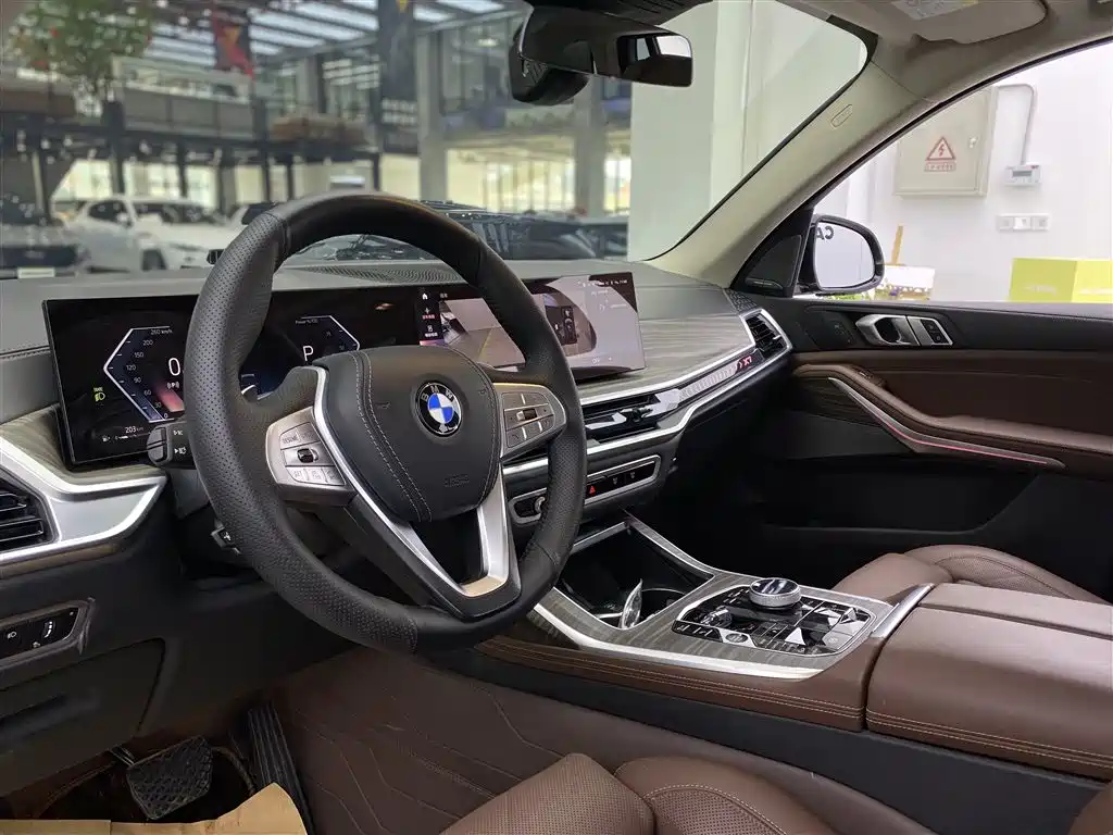 BMW X7 2023