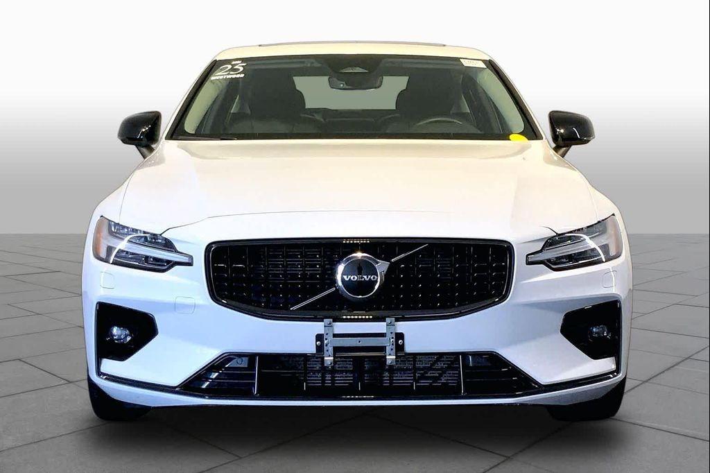 Volvo S60 2025
