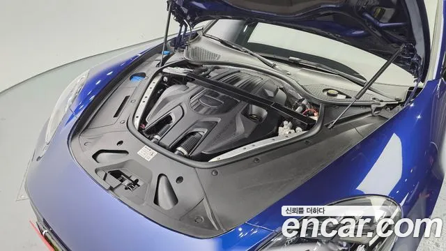Porsche Panamera 2022