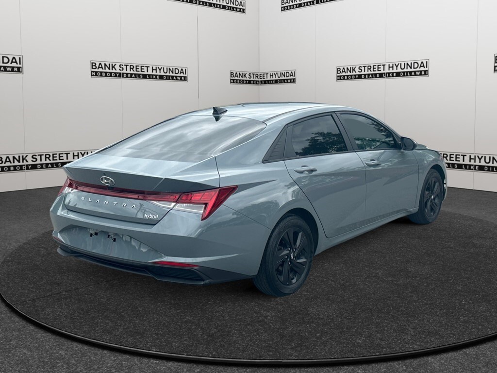Hyundai Elantra 2022
