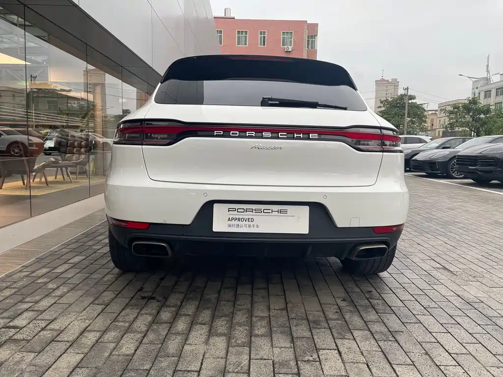 Porsche Macan 2021