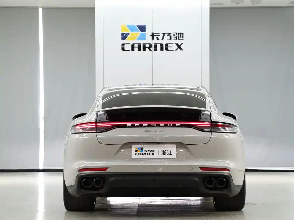 Porsche Panamera 2023