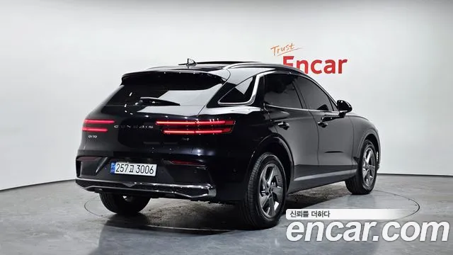Genesis GV70 2025