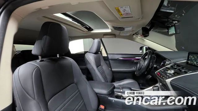 Lexus NX 2021