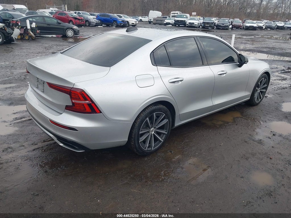 Volvo S60 2022