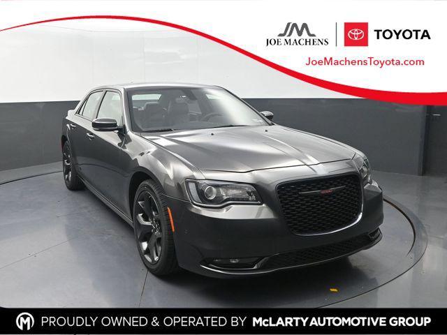 Chrysler 300 2023