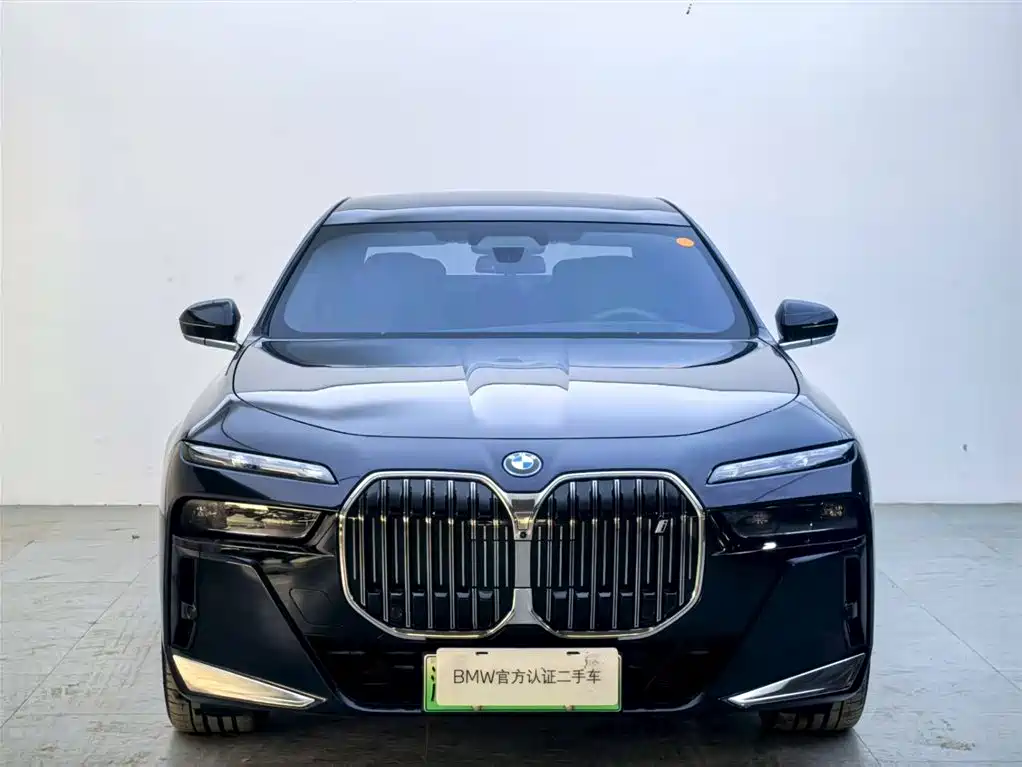 BMW i7 2024