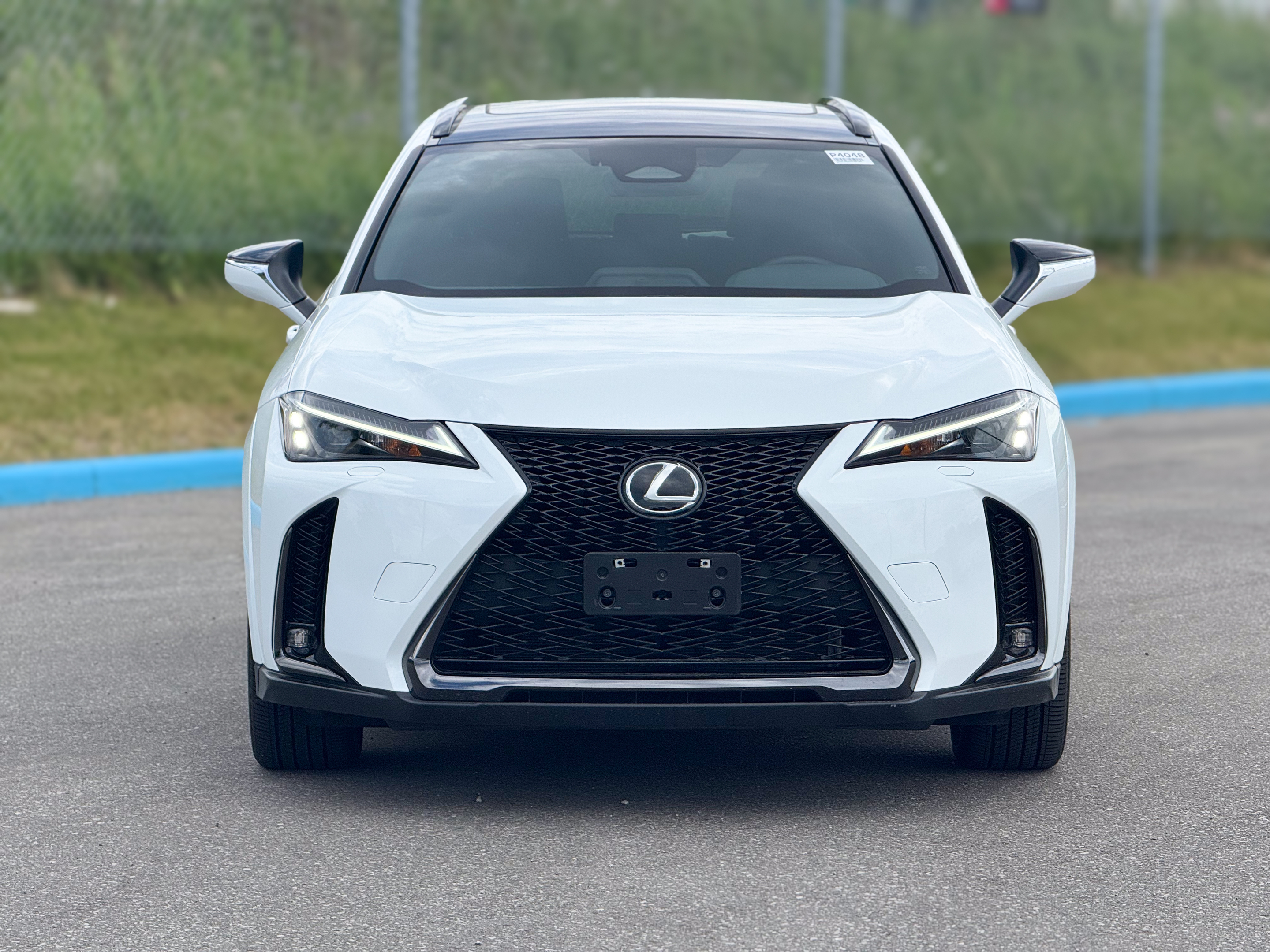 Lexus UX 2025