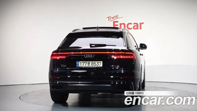 Audi Q8 2021