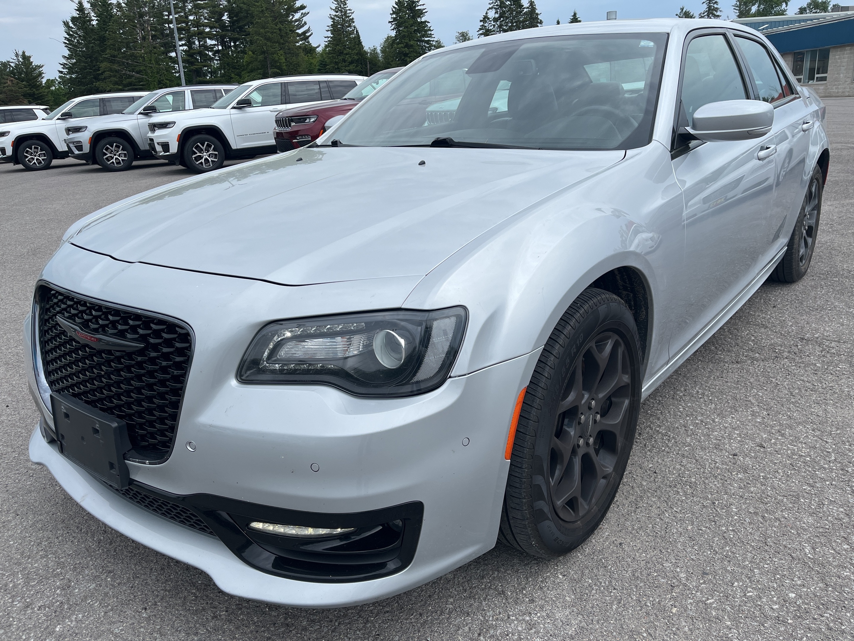 Chrysler 300 2022