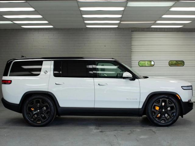 Rivian R1S 2023