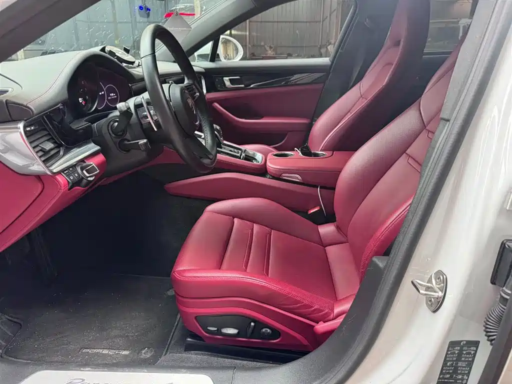 Porsche Panamera 2023