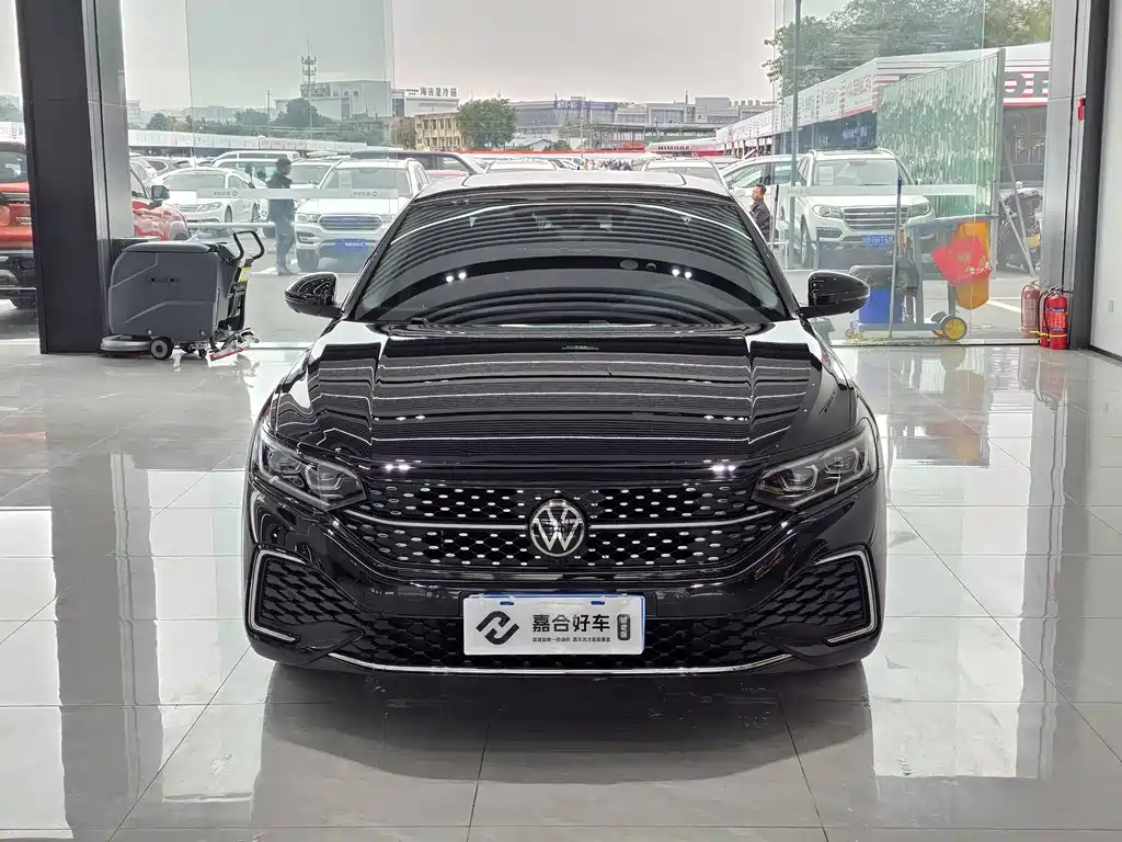Volkswagen Passat 2024