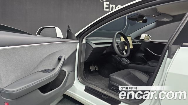 Tesla Model 3 2024