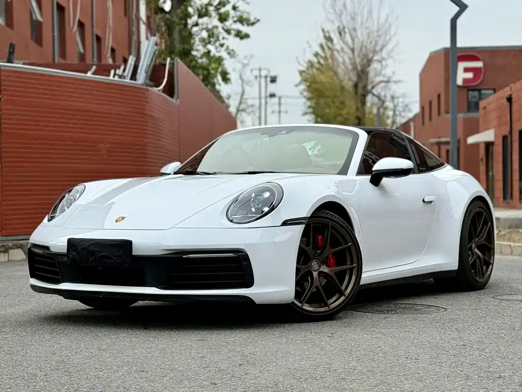 Porsche 911 2023