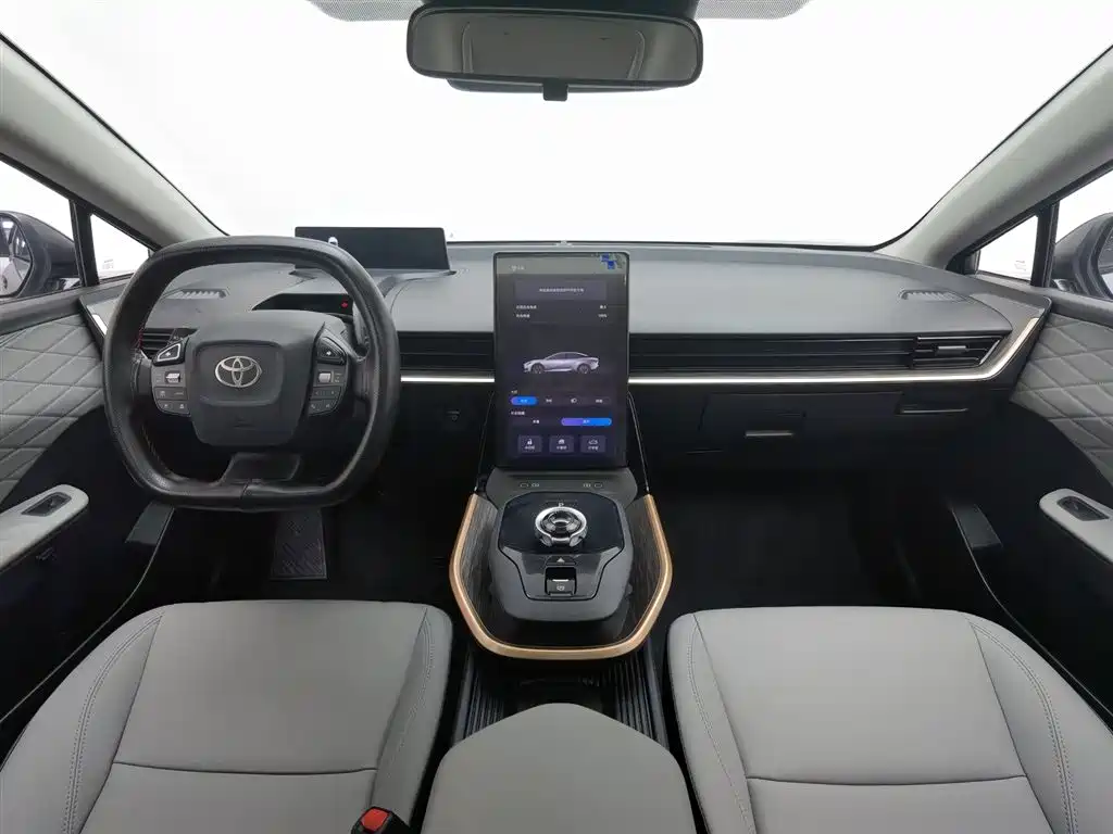 Toyota bZ3 2024