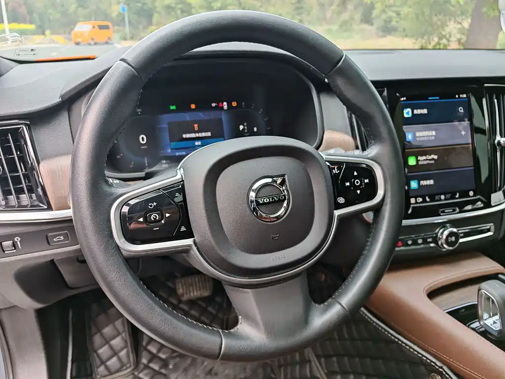 Volvo V90 2021