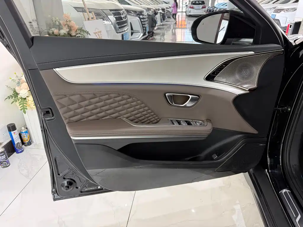BYD Han 2024