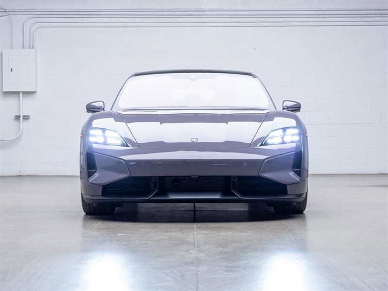 Porsche Taycan 2025