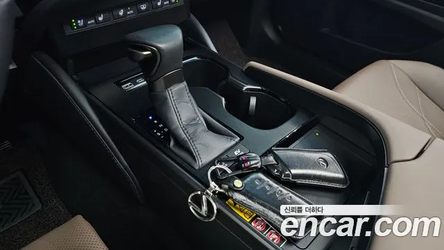 Lexus ES 2024